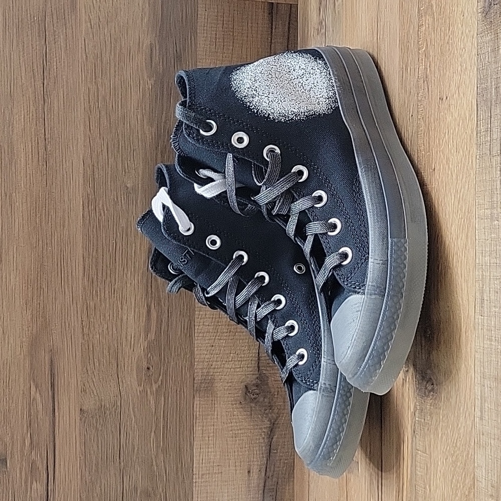Converse high top Brand new in the box.